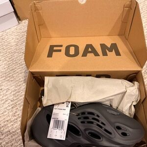 Yeezy Kids Shoes in Black